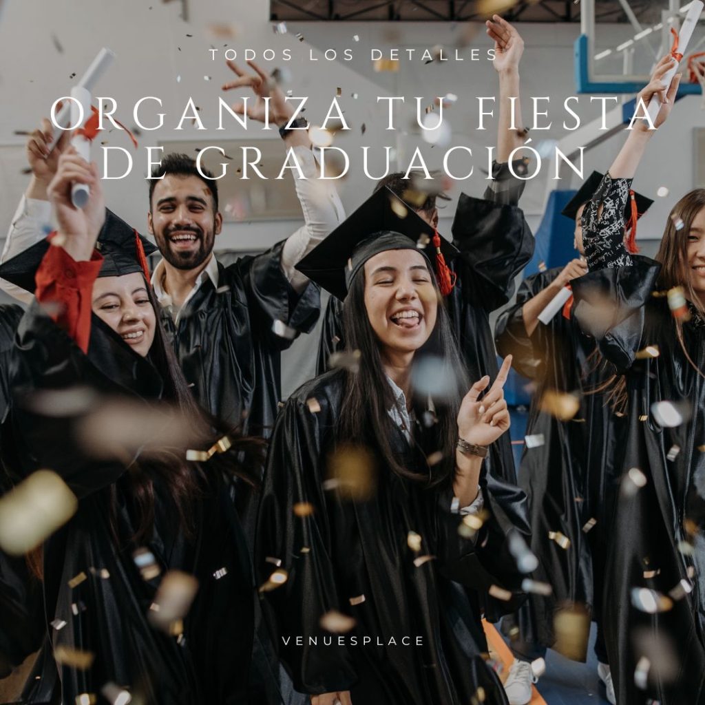 Una Fiesta De Graduación En El Patio De La Universidad